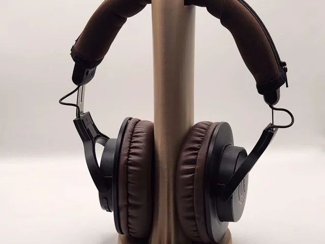 Headphone Desk Stand – Minimal Headset Holder