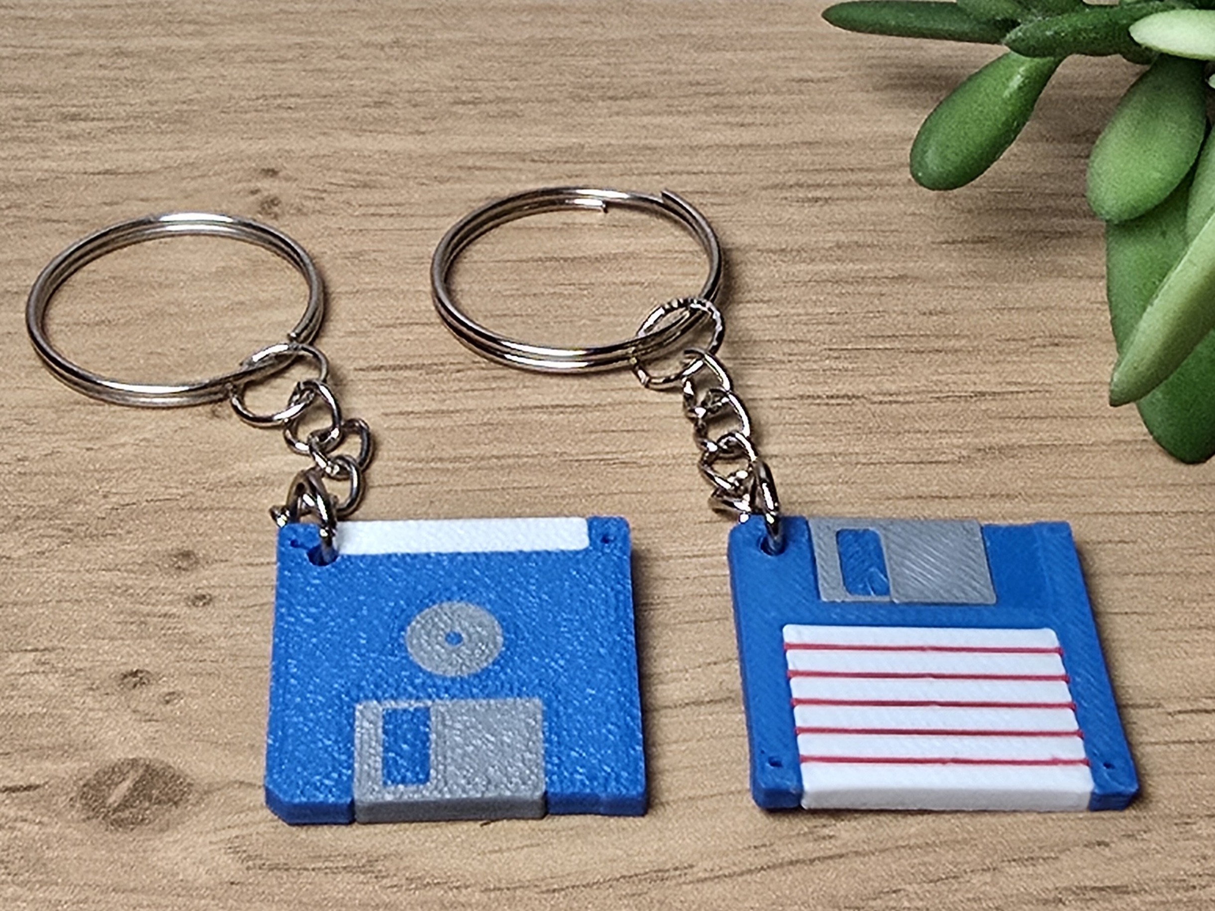 Miniatura 2 do modelo 3D Floppydisk - Mini - Keychain