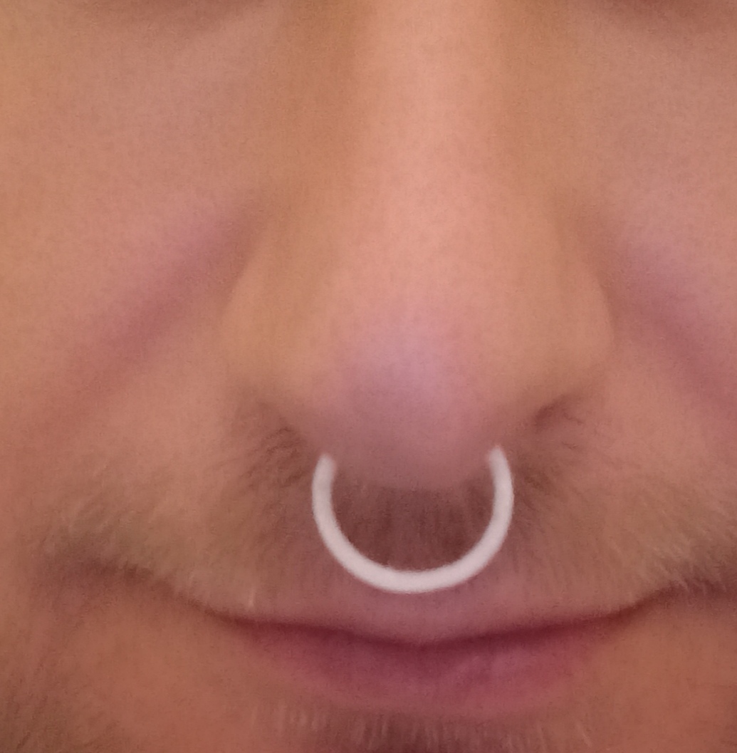 Nose piercing — thumbnail 2