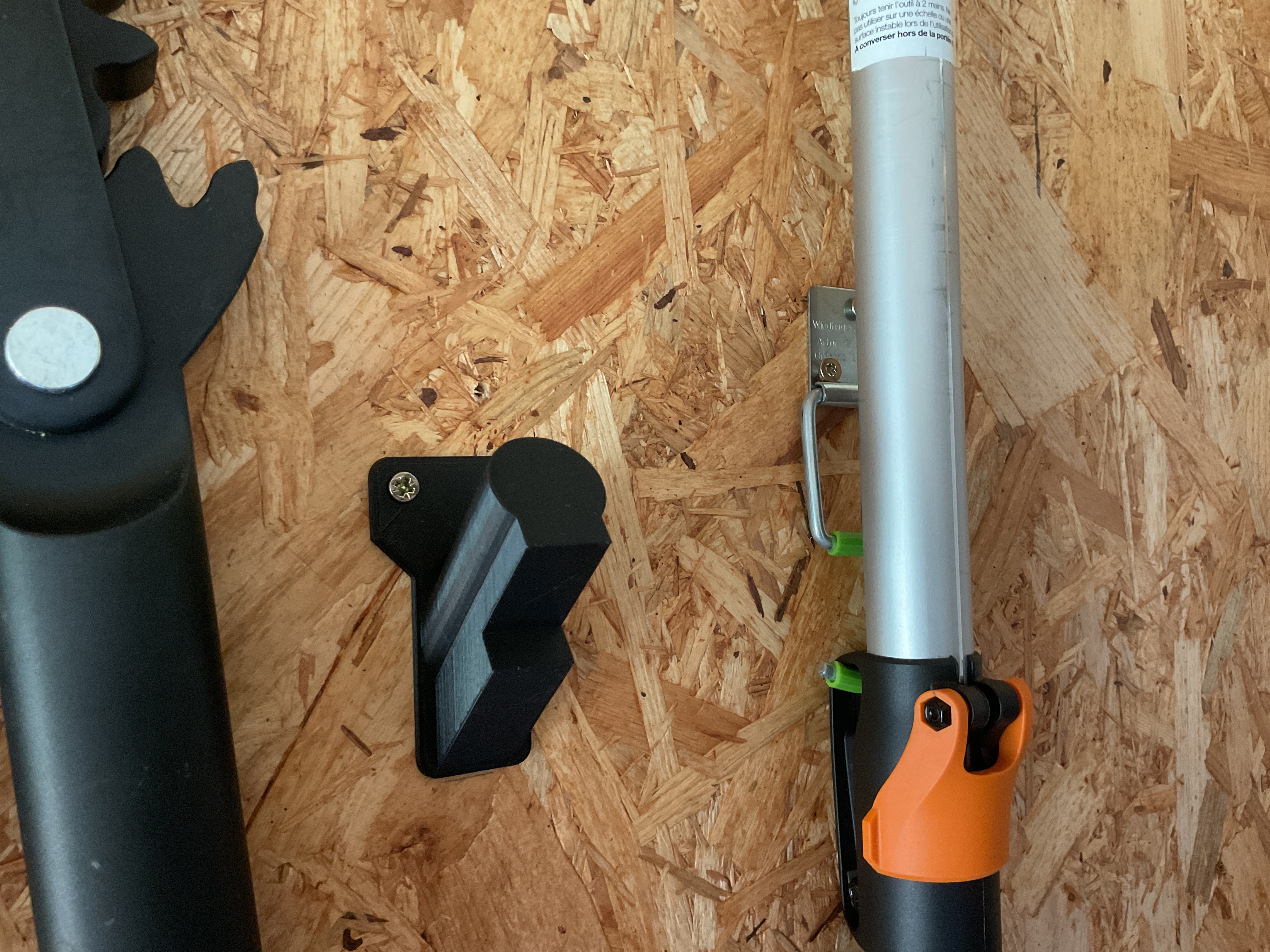Wandhalterung für Fiskars UPX86 Obstpflücker