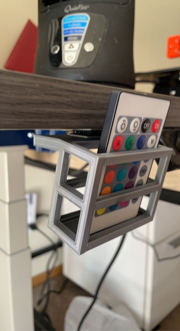 Miniatura 2 do modelo 3D Deskside LED Controller Holder