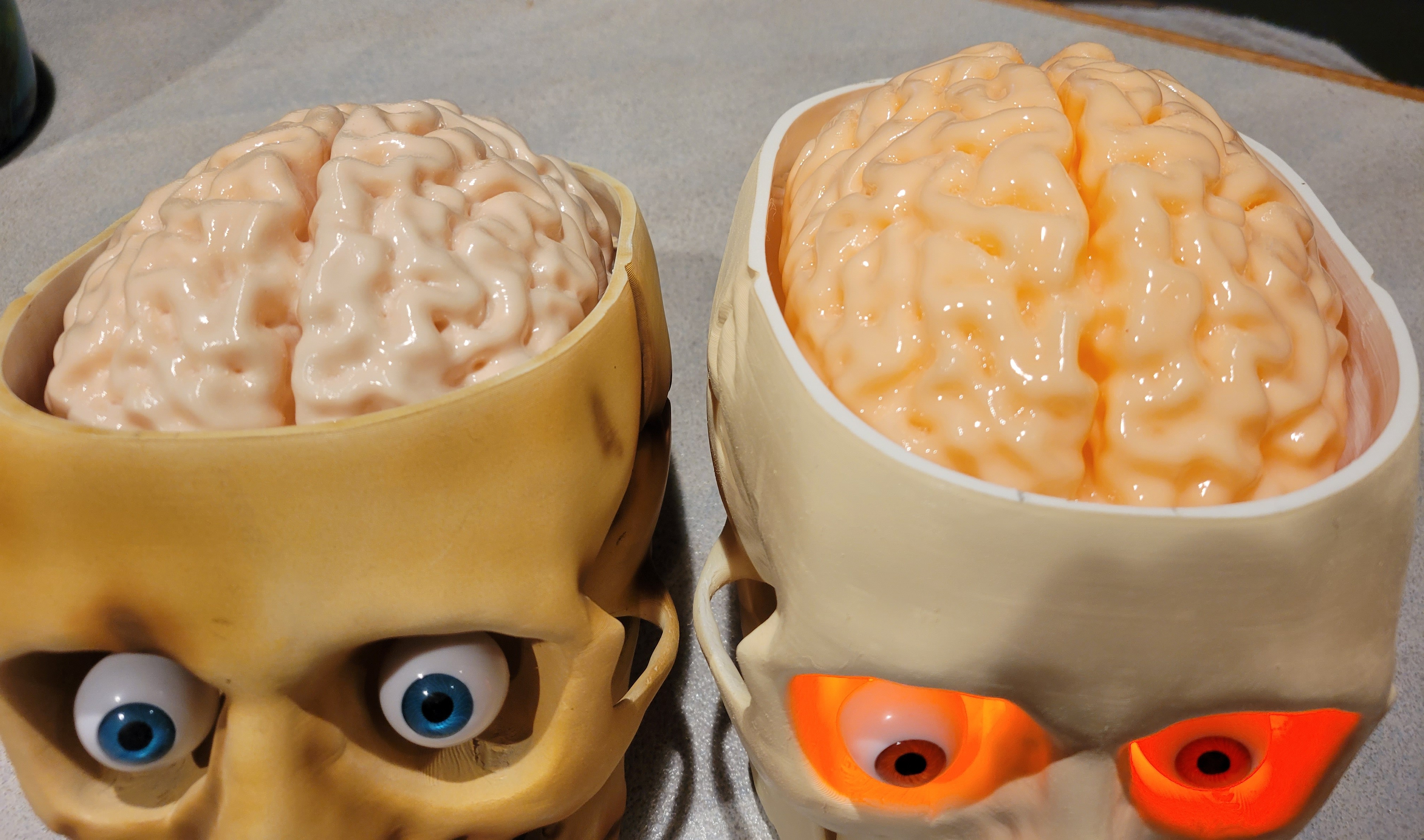 Miniatura 3 do modelo 3D Candy Brain Bucket (Lighted version added)