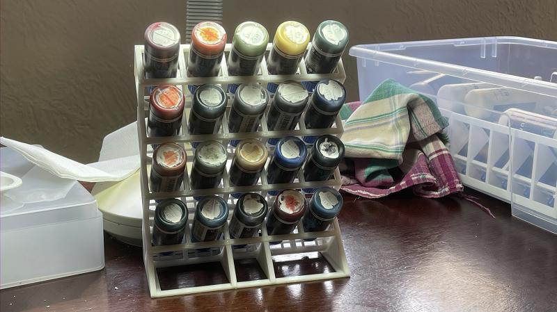 Customizable Paint Dropper Rack