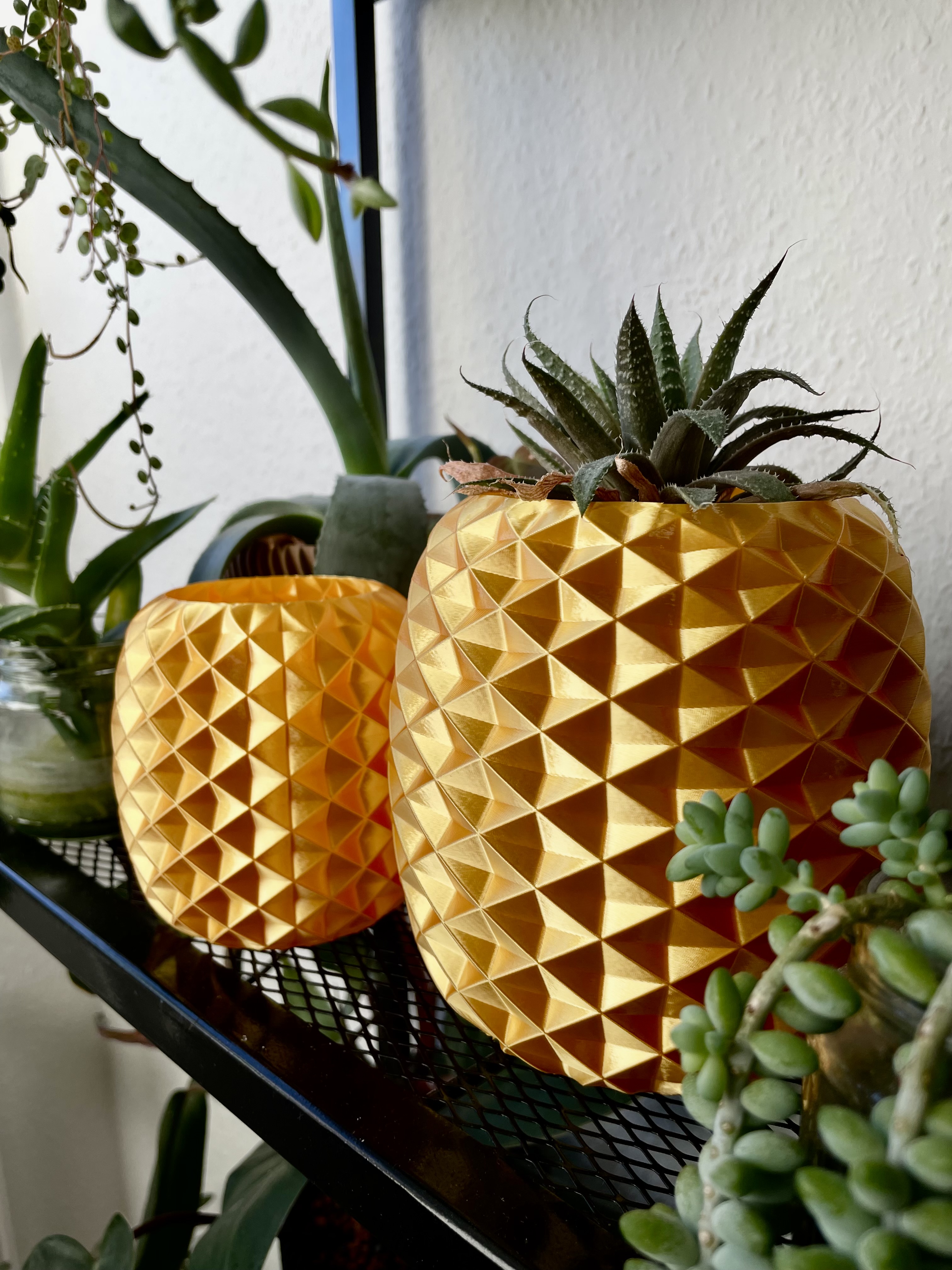 Pineapple Vase / Planter 3D model thumbnail