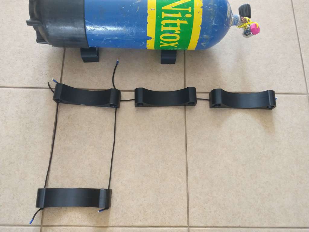 Scuba Tank Roll Control by WackoPrints Download free STL model