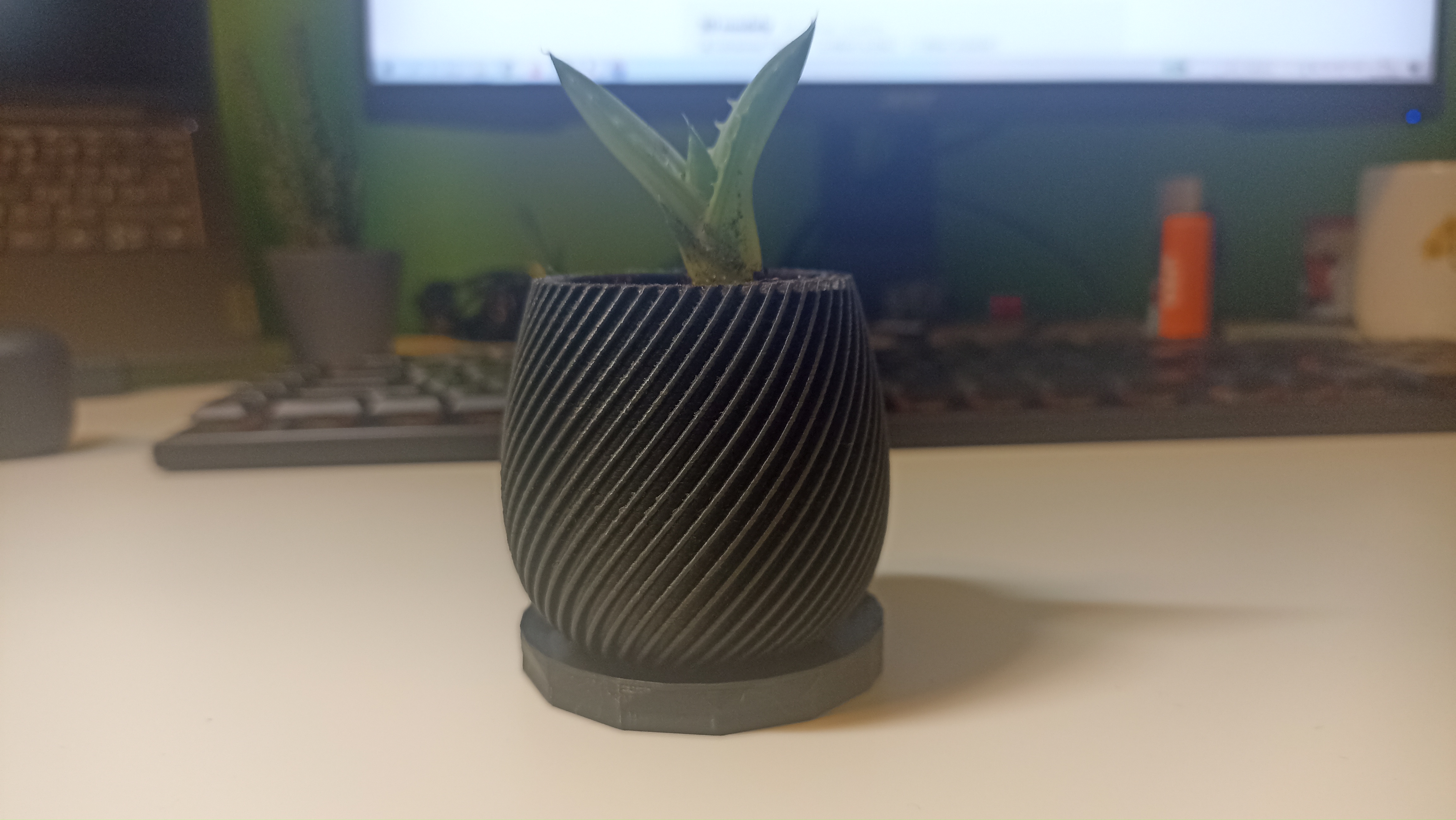Flower Saucer For Modern Spiral Planter