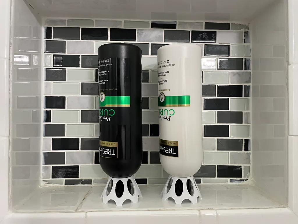 Free STL file Shower shampoo bottle holder for Hansa shower clips (+ clip  included) 🚿・3D printer design to download・Cults