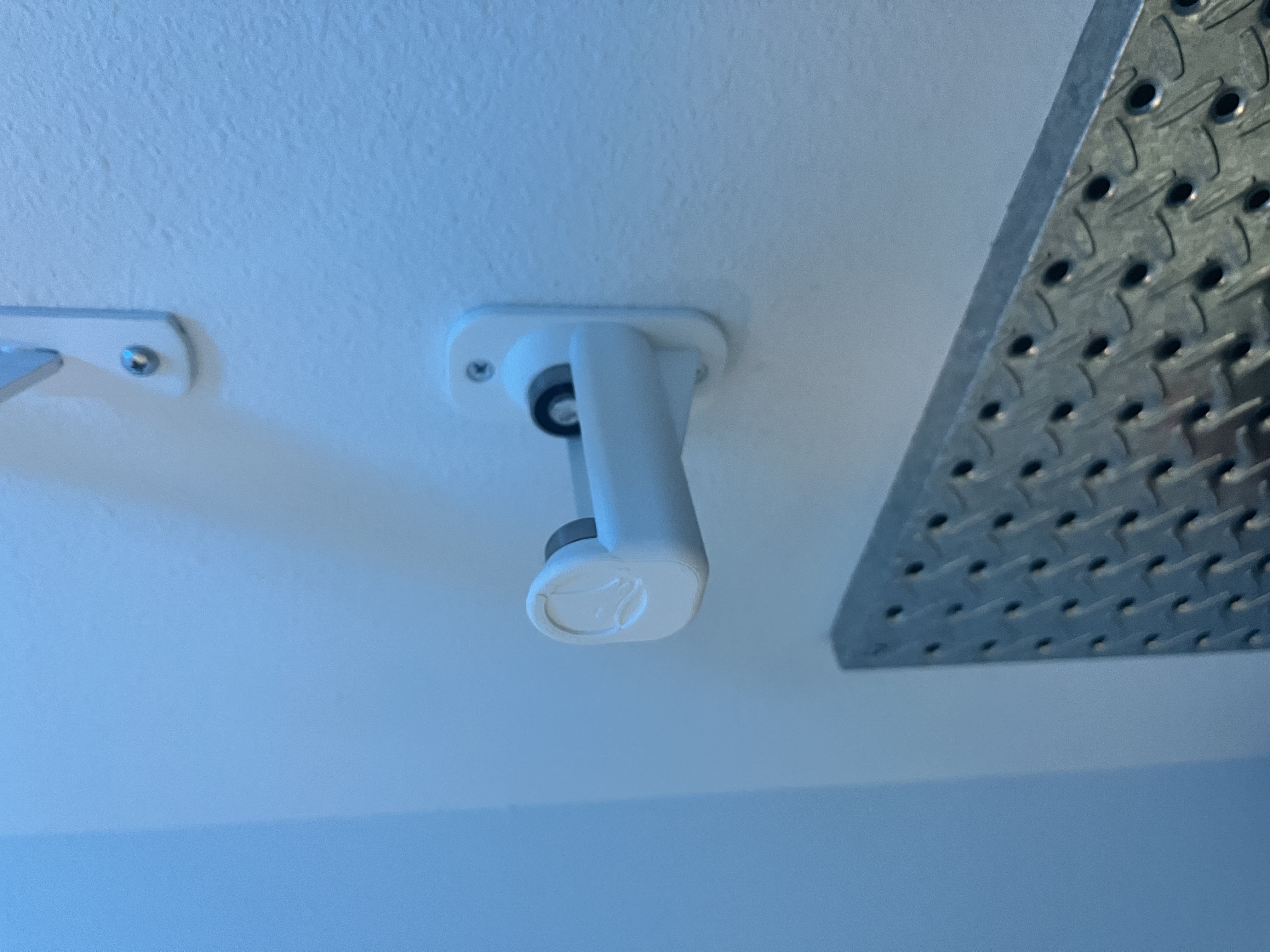 filament spool wall mount