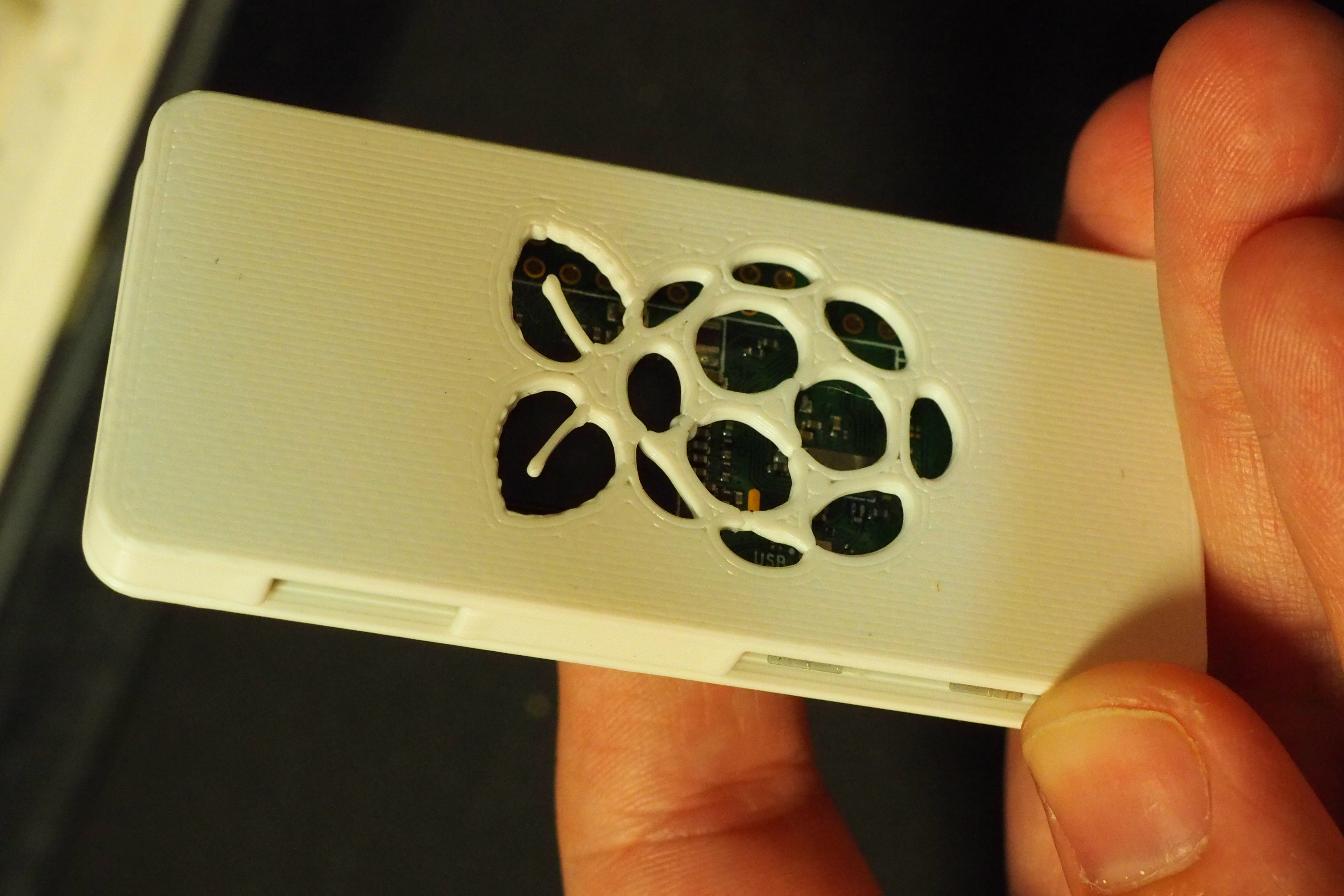 Miniatura 2 do modelo 3D Slim and simple Raspberry Pi Zero W case.