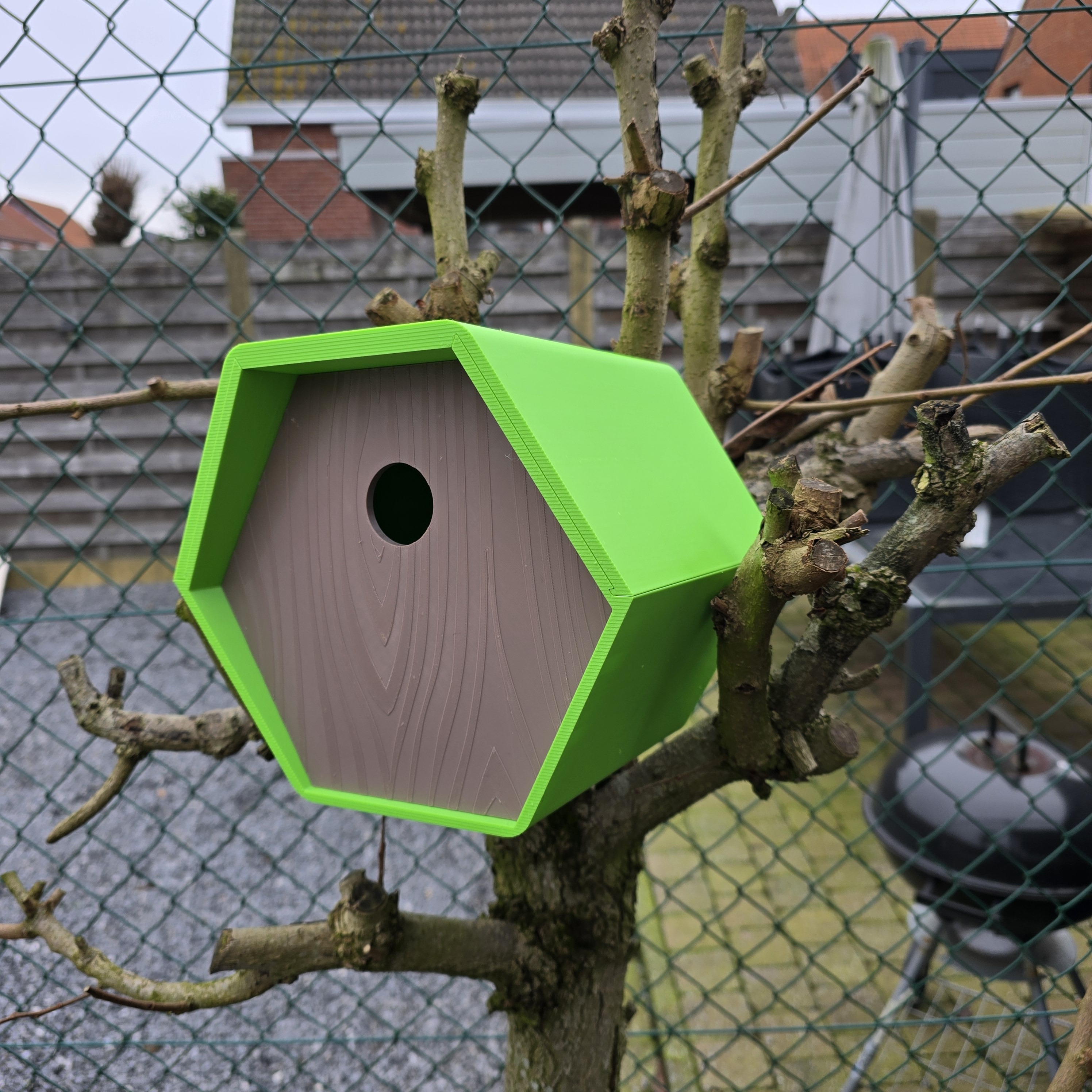Birdhouse hexagon