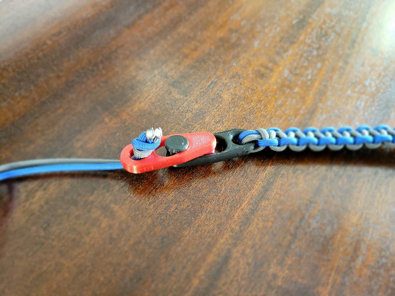 Linear Pull Snap Lock