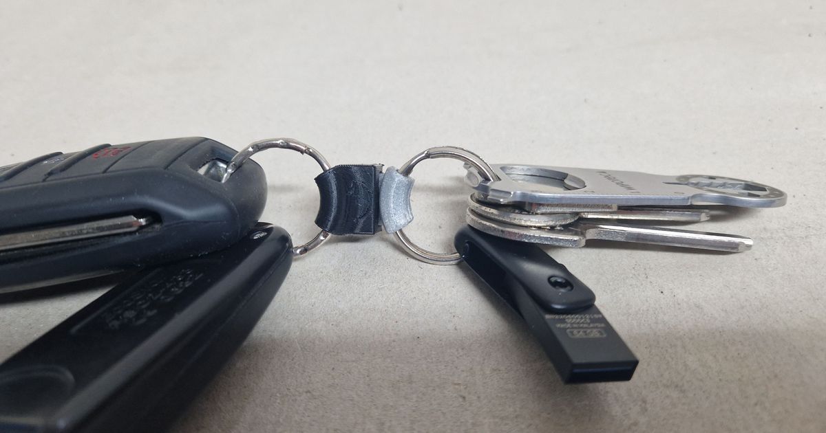 Key Chain Connector by DL Download free STL model