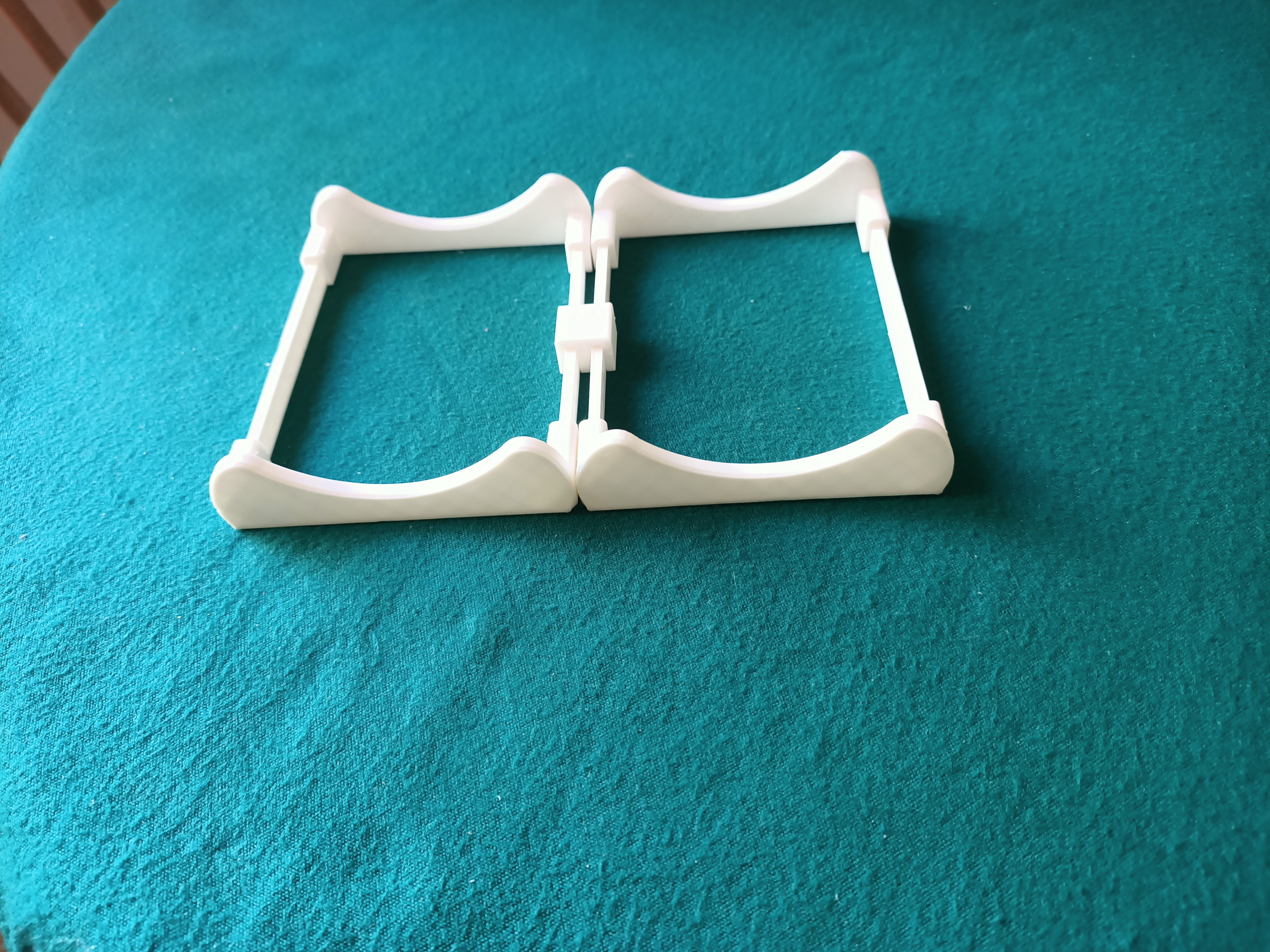 Miniatura 2 do modelo 3D Modular bottle rack for the fridge