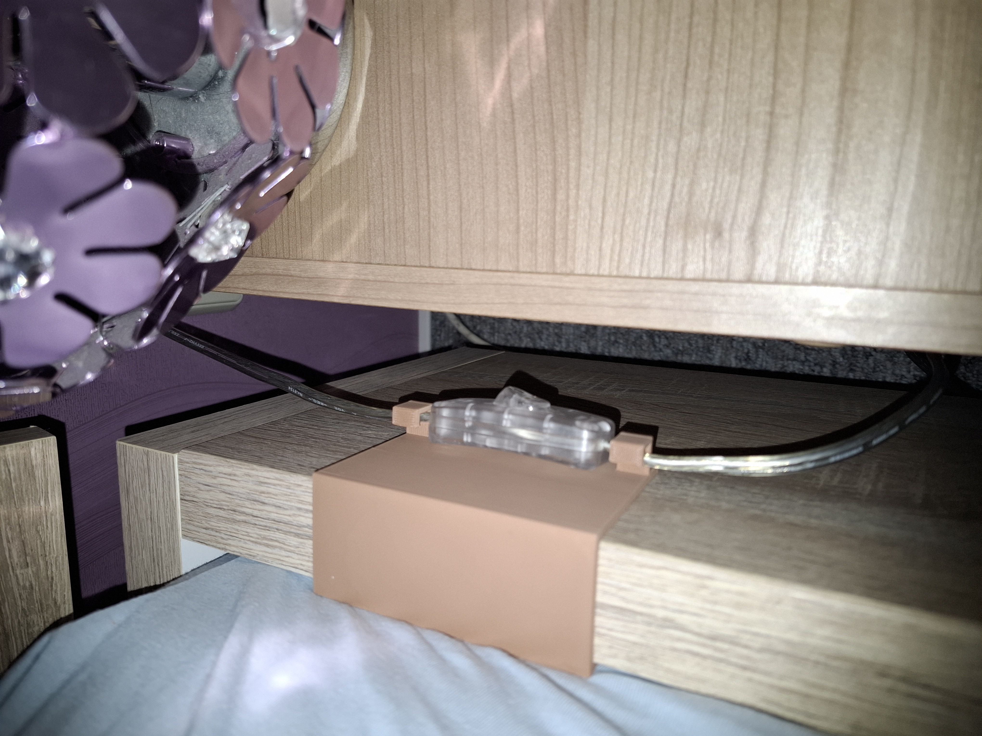 Schalterträger Nachttischlampe