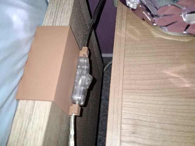 Schalterträger Nachttischlampe