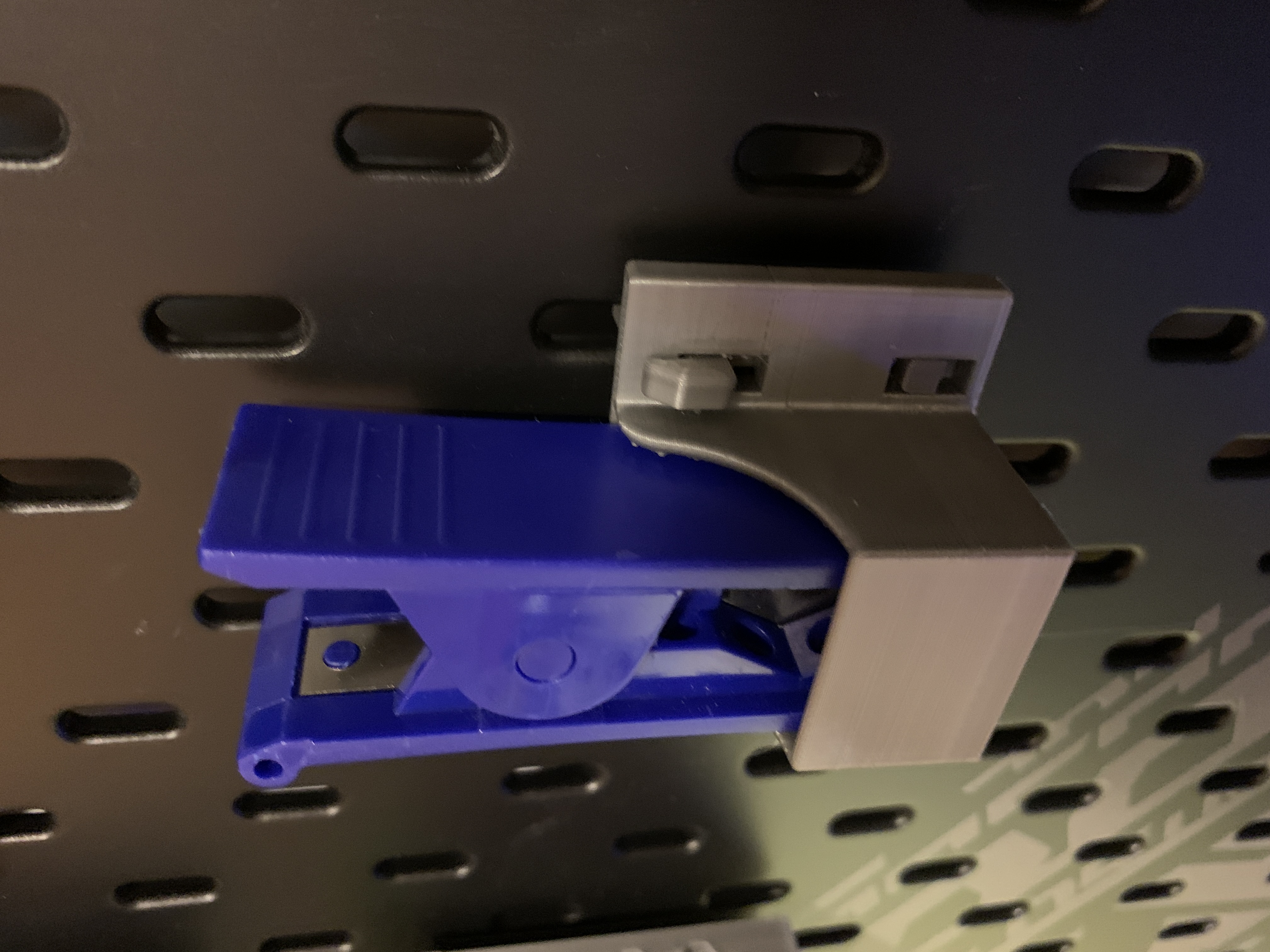 SKADIS PTFE tube cutter holder