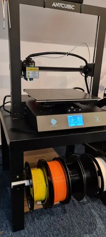 Filament holder for ikea lack table