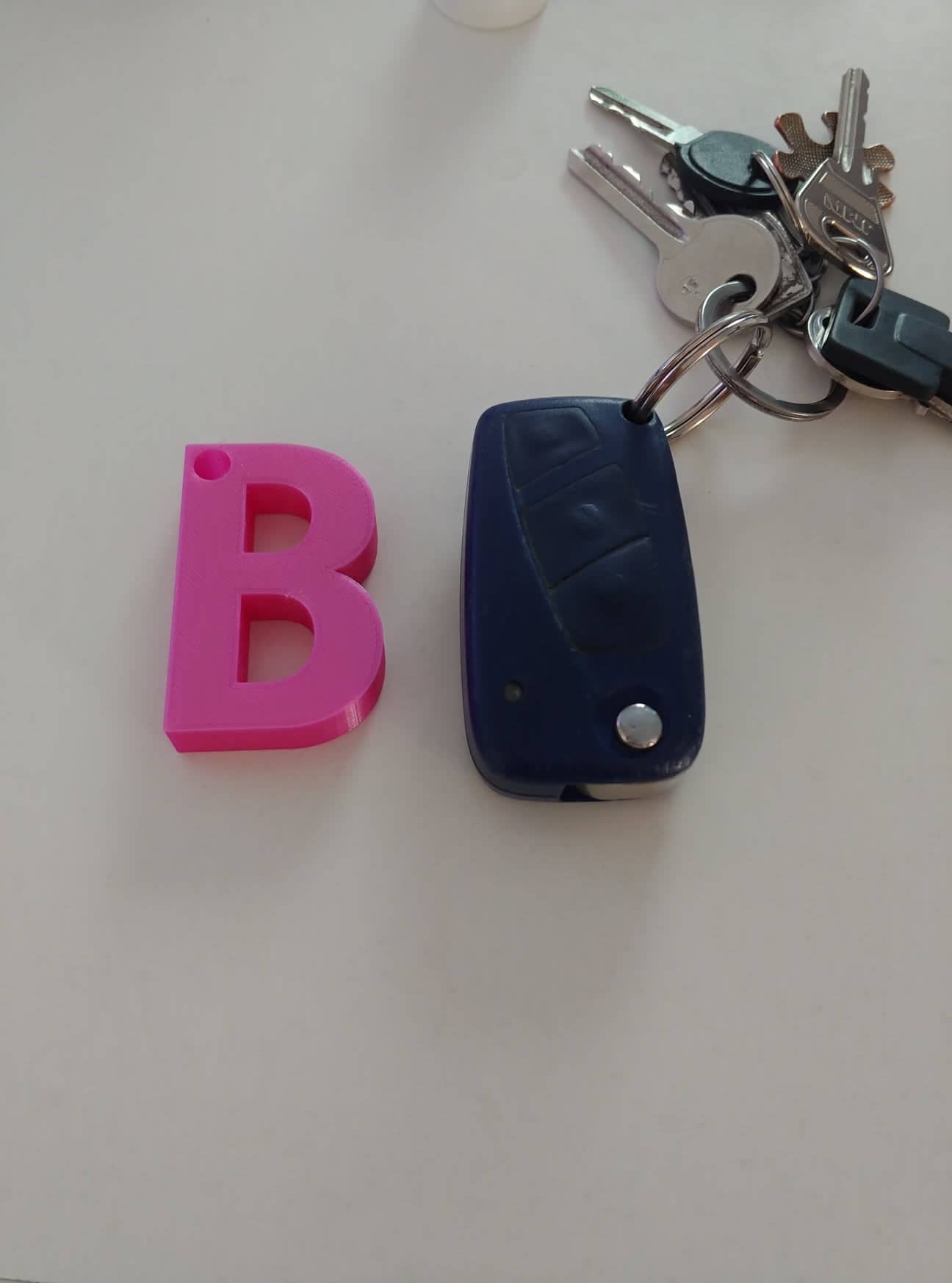 B Keychain by Everyday Normal Guy Download free STL model