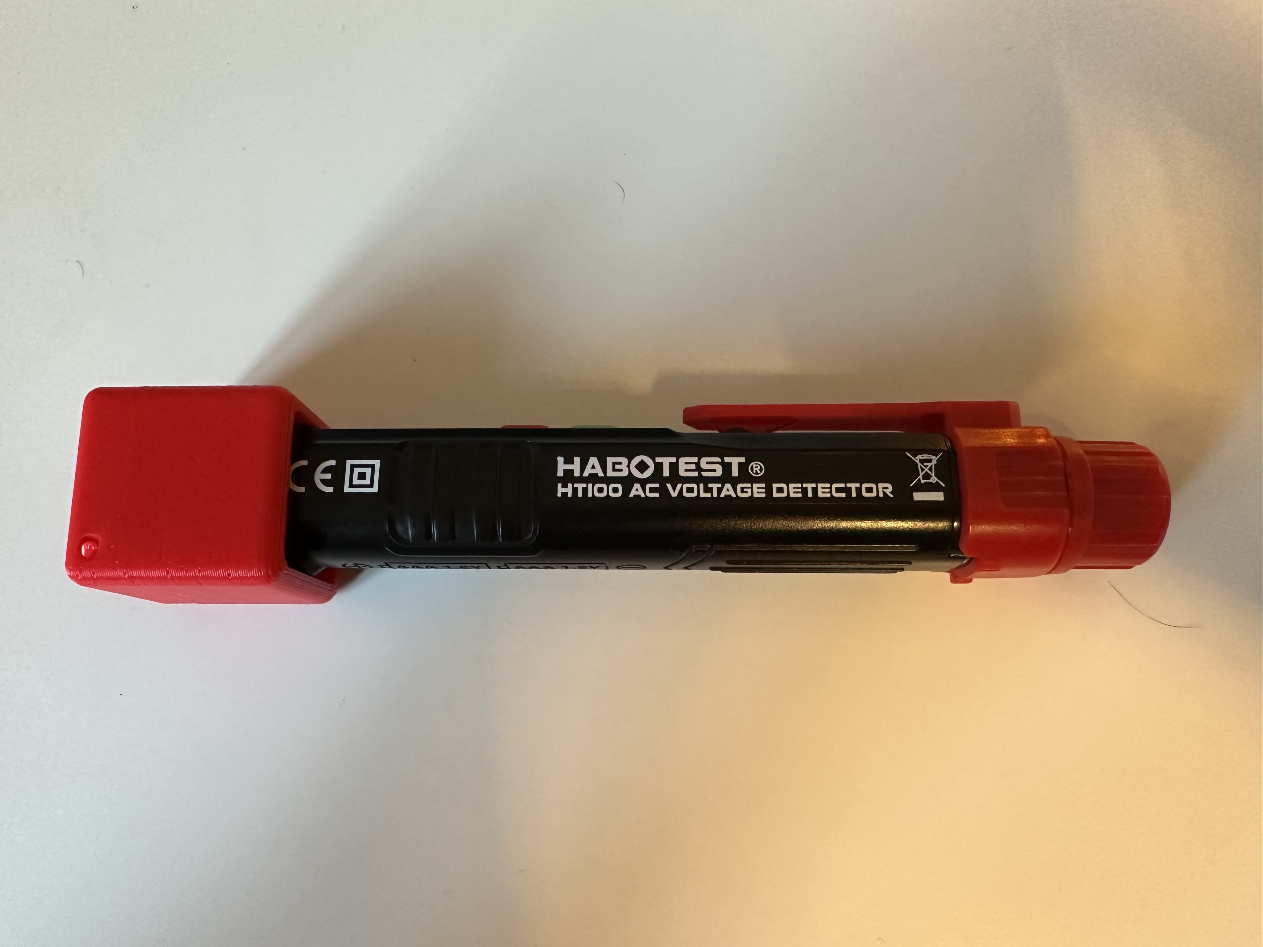 AC voltage detector cap