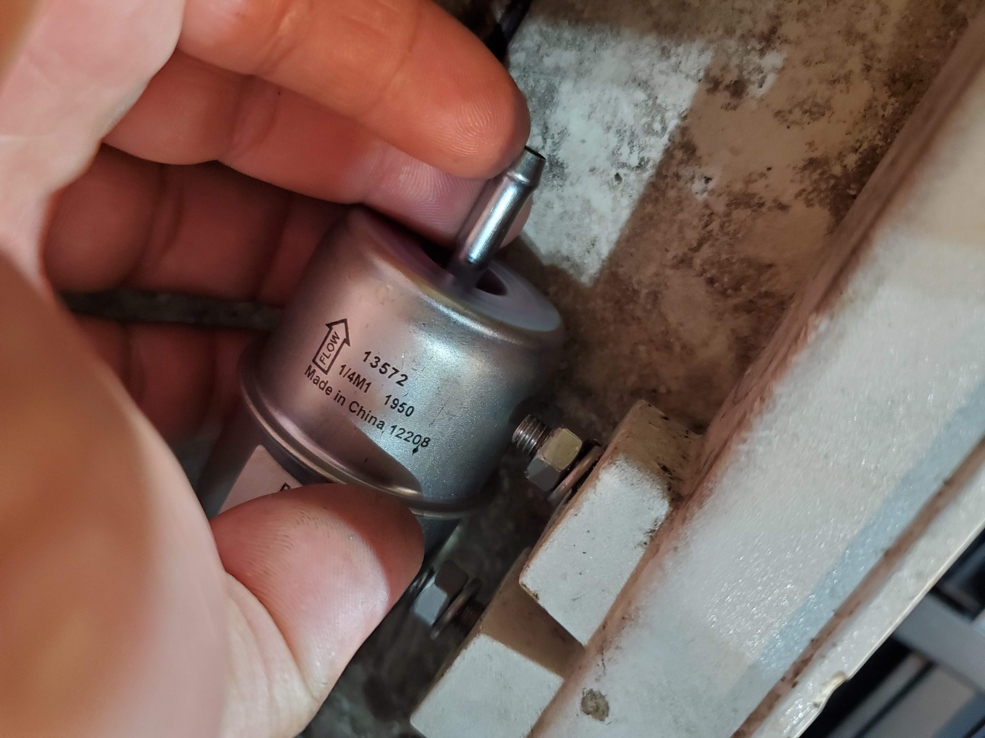 JS550 Fuel Filter Mount by Dustin Download free STL model