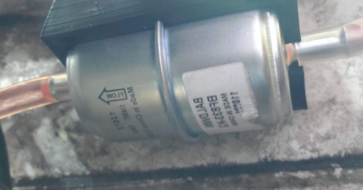 JS550 Fuel Filter Mount by Dustin Download free STL model