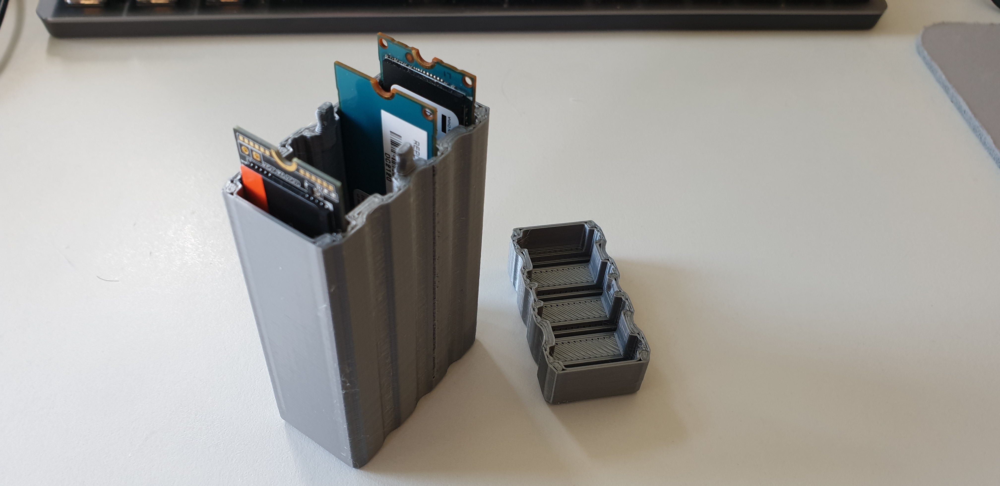 NVME 2280 storage box (4x vertical)