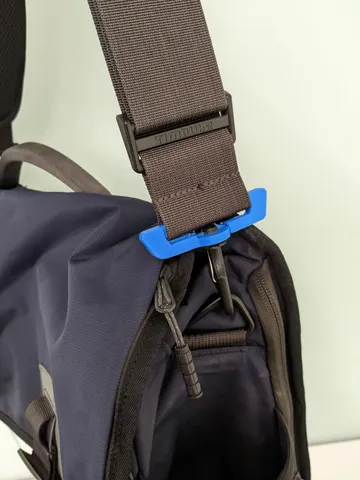 Replacement strap clip for Timbuk2 bag