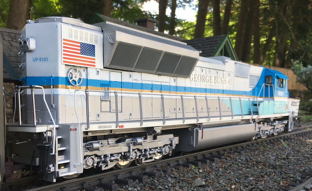 SD70ACe Flared Radiator