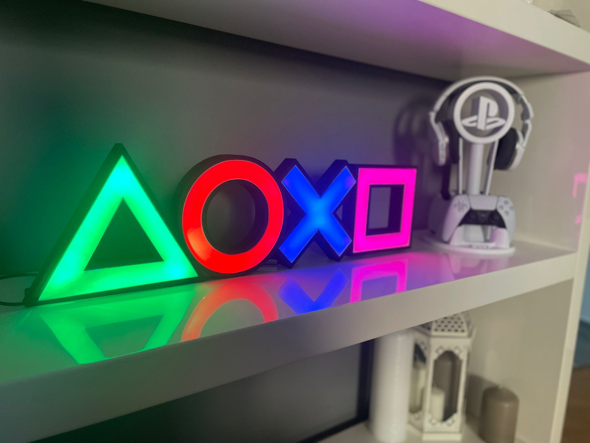Miniatura 5 do modelo 3D PS5 Controller and Headset holder