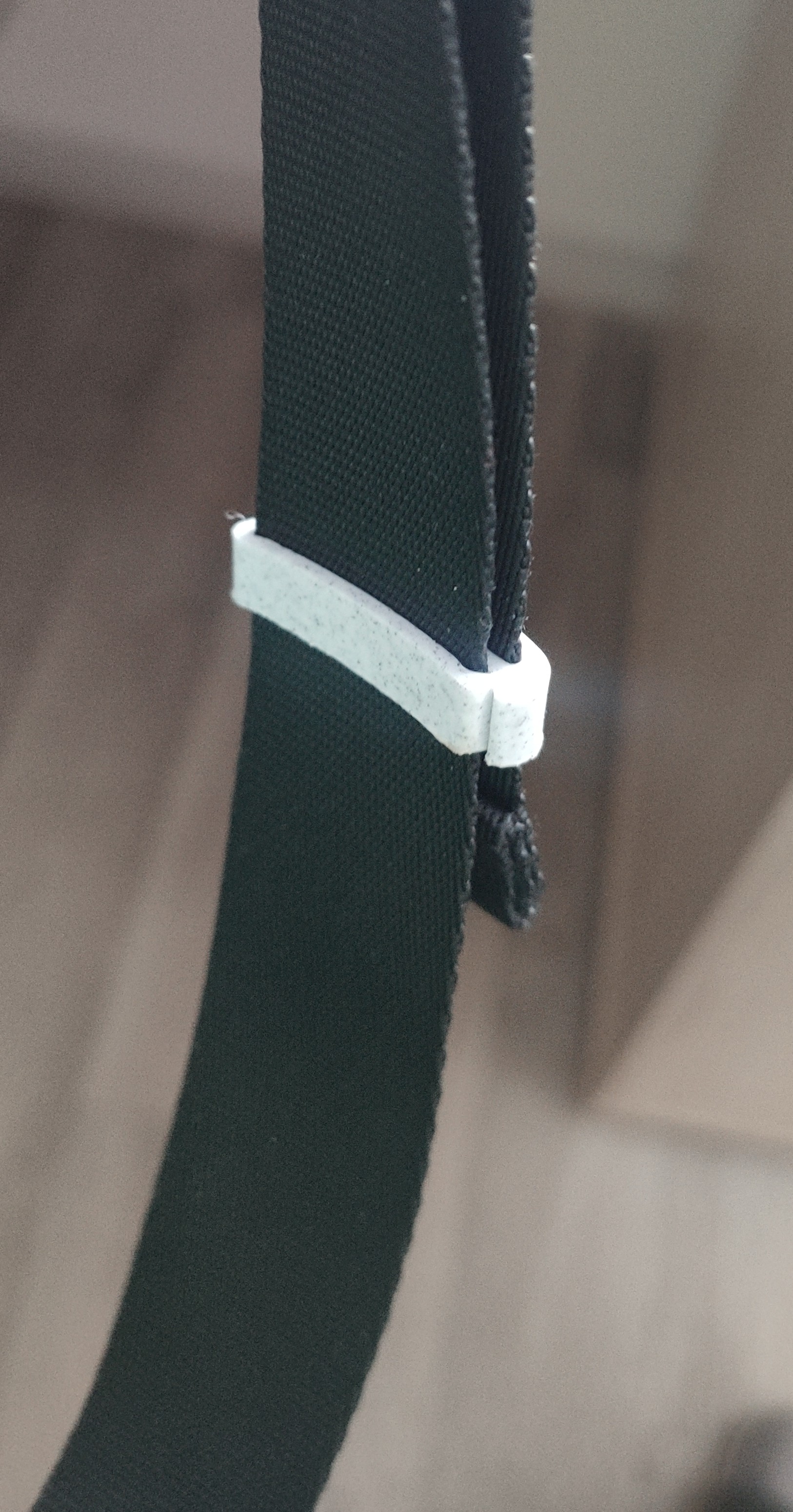 Miniatura 3 do modelo 3D Backpack strap holder