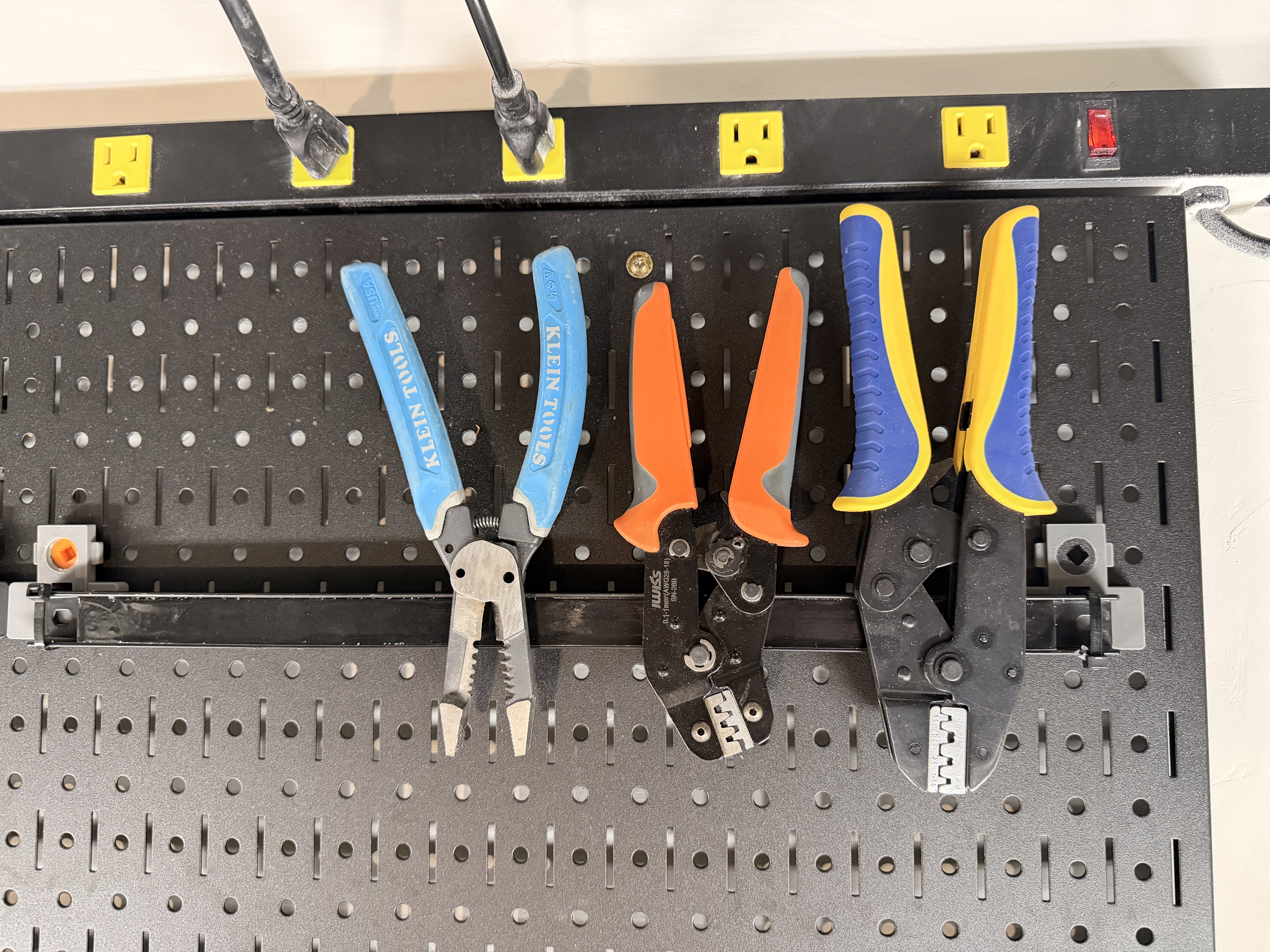 DDD Wall Control accessory/centerpiece - zip tie holder