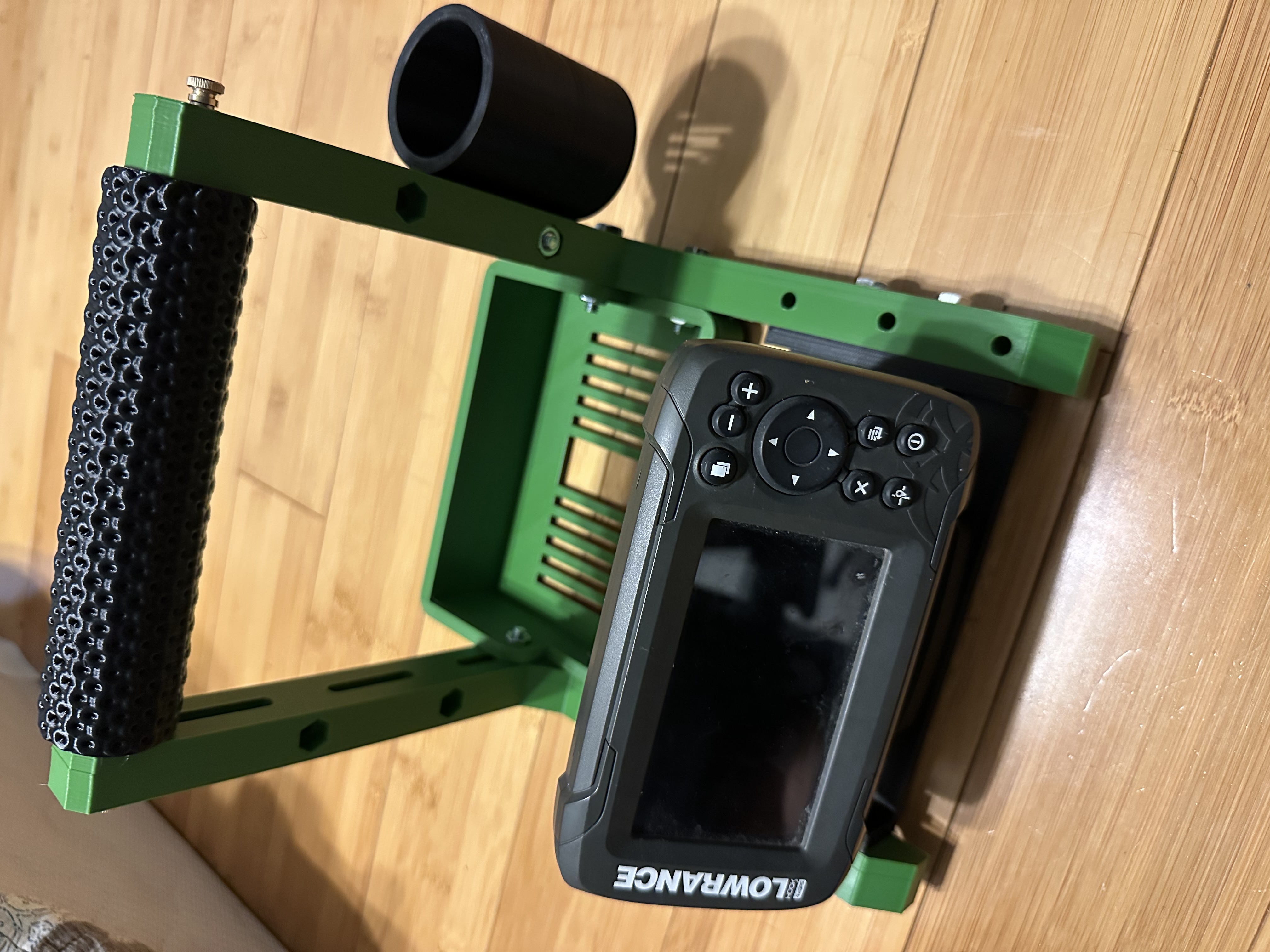 Lowrance hook adaptor for modular ice fishing shuttle