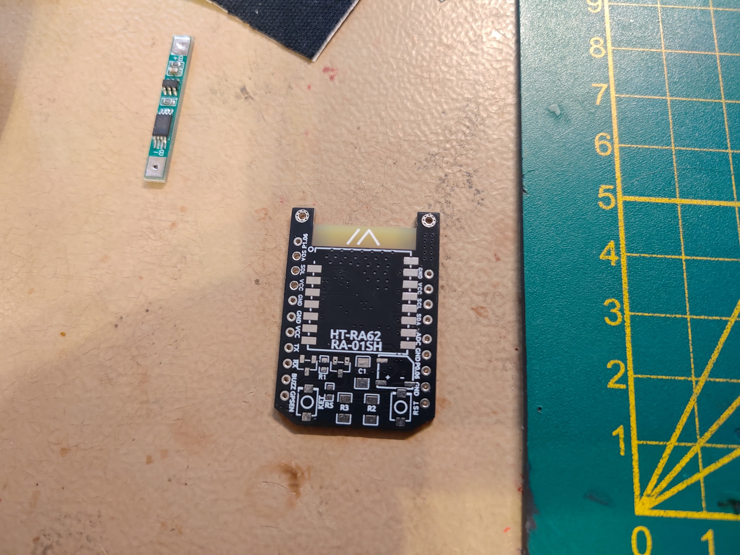 Miniatura 11 do modelo 3D Meshtastic  MICRO node "Bumblebee"