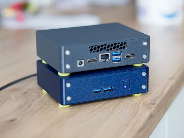Intel NUC NUC7I5DN Case