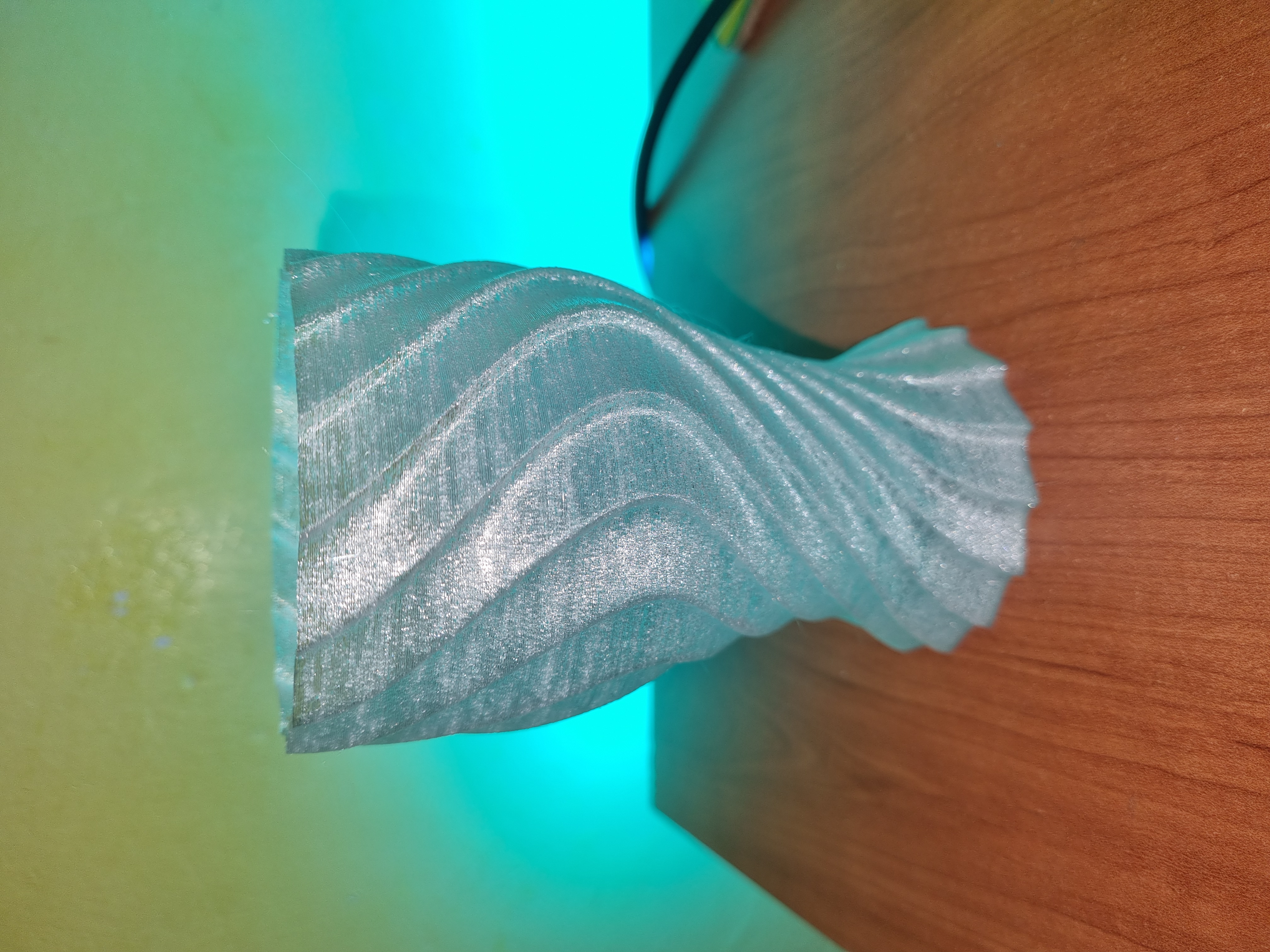 Miniatura 3 do modelo 3D Twisted Vase