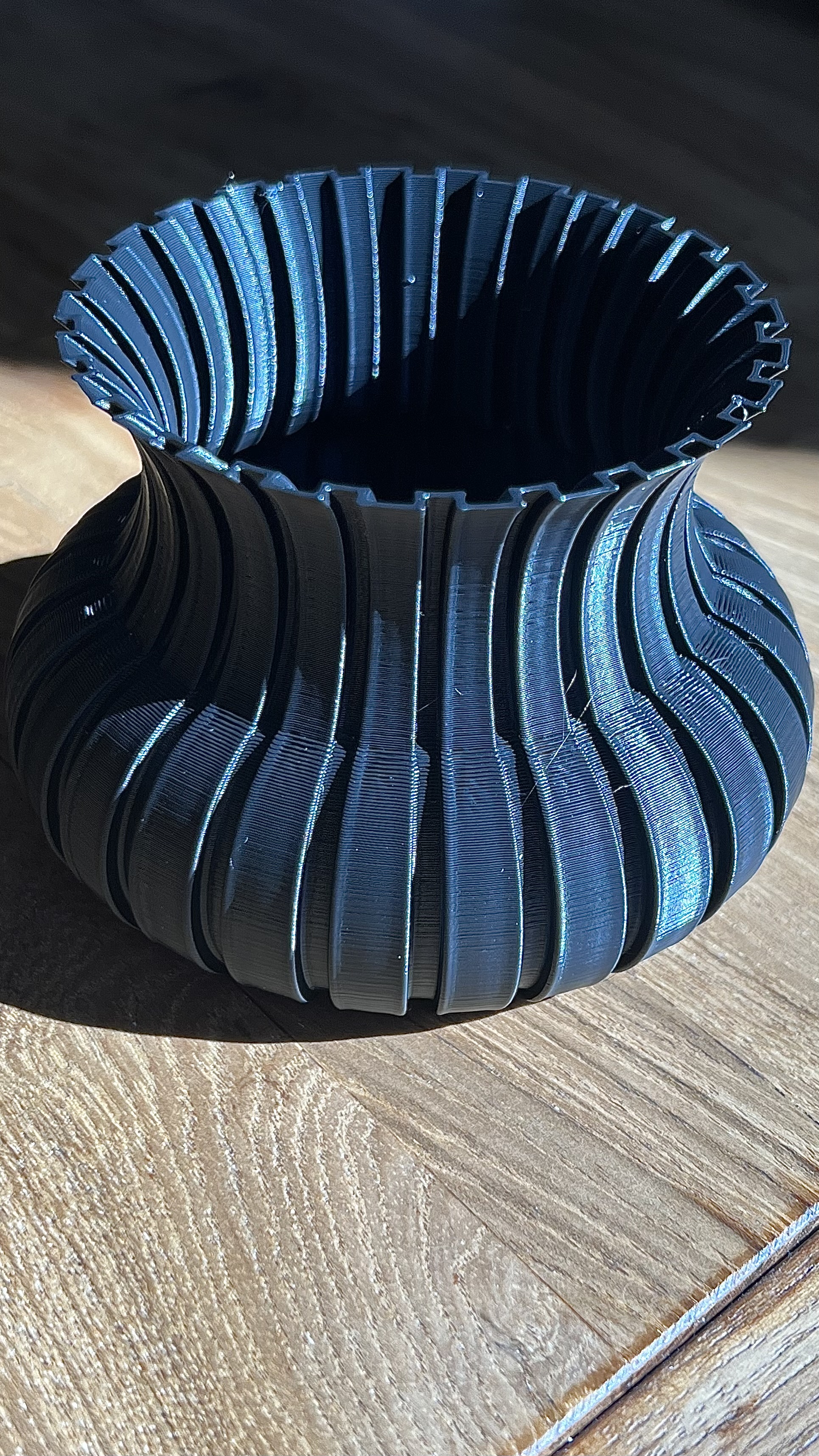 Smooth Lined Pot