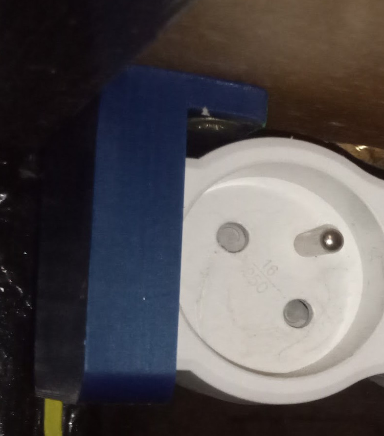 Extension cord holder by PaŠe Download free STL model