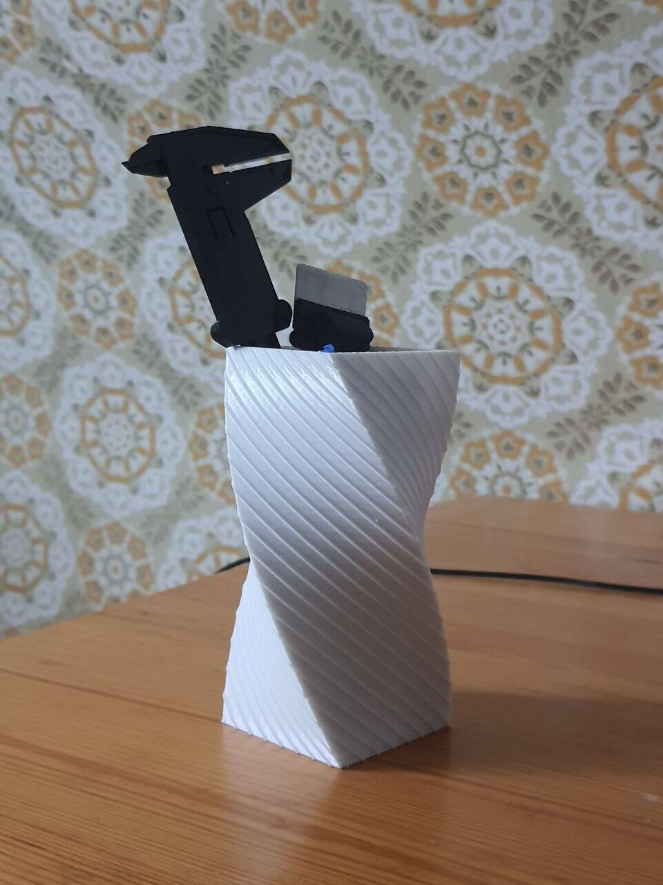 Miniatura 2 do modelo 3D Holder Tools / pen