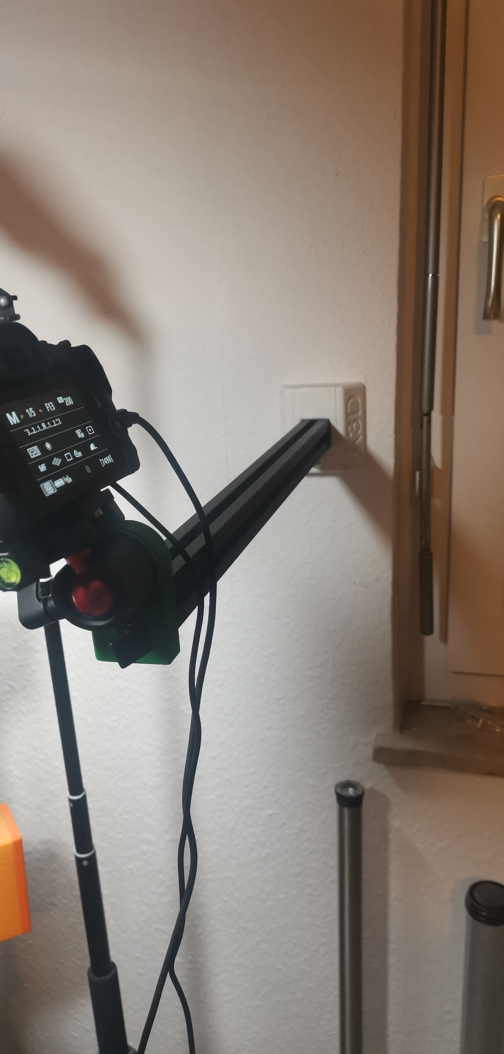 Wallmount for extrusion and camera
