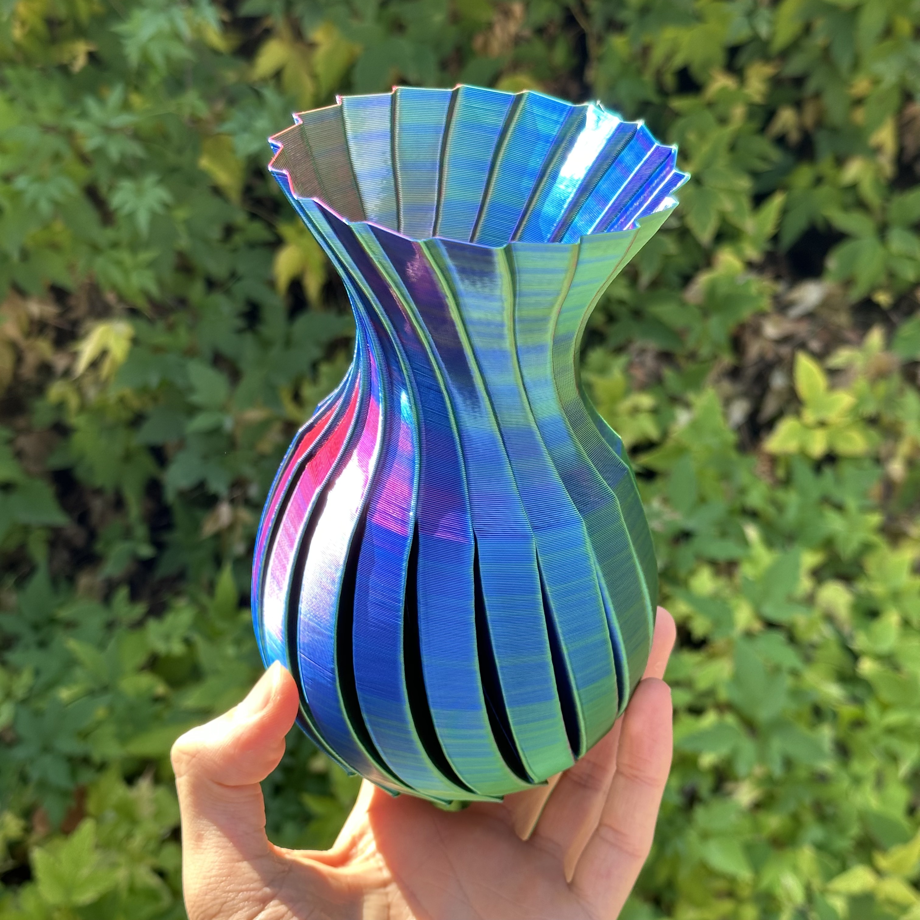 Miniatura 2 do modelo 3D Swirling Vase