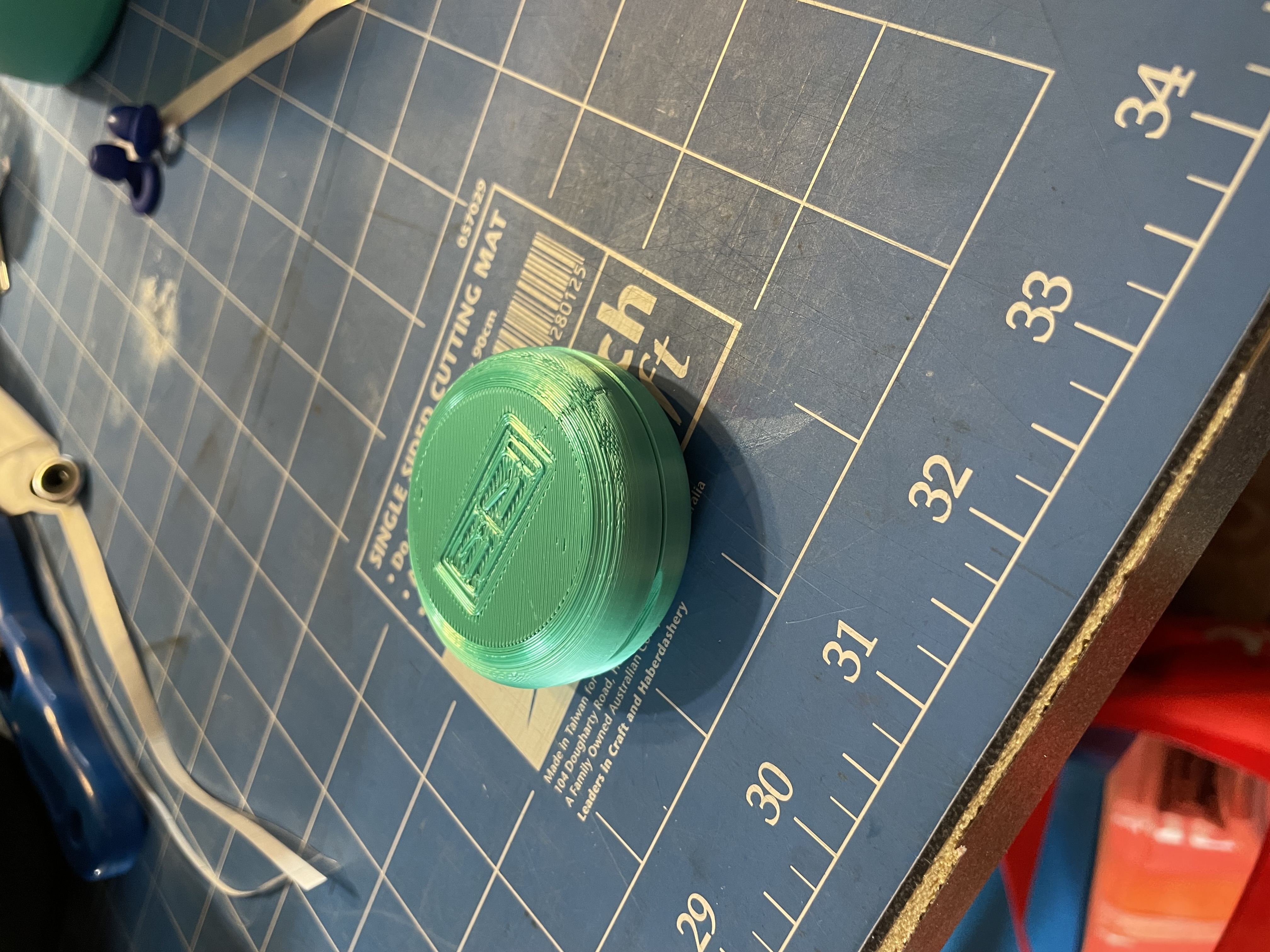 Miniatura 2 do modelo 3D Loop ear plug case