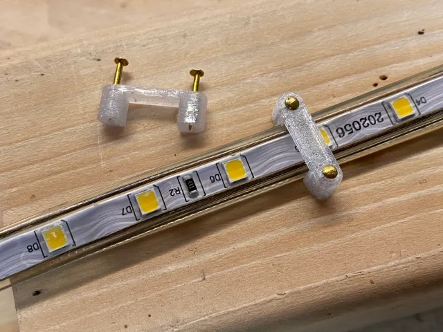 LED 5050 strip nail-in clips