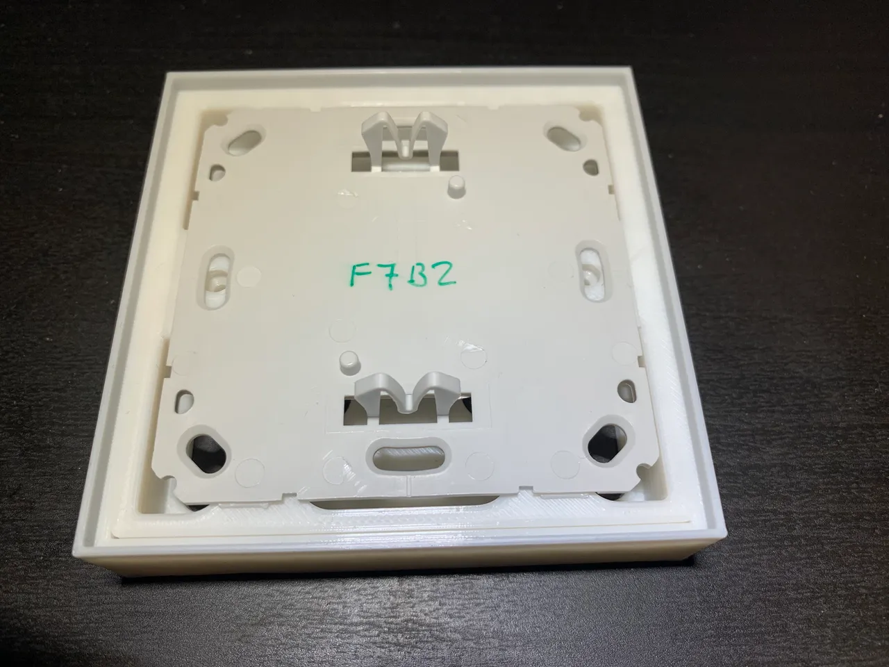 Homematic IP Wall Mount Adapter by Andreas | Download free STL model ...