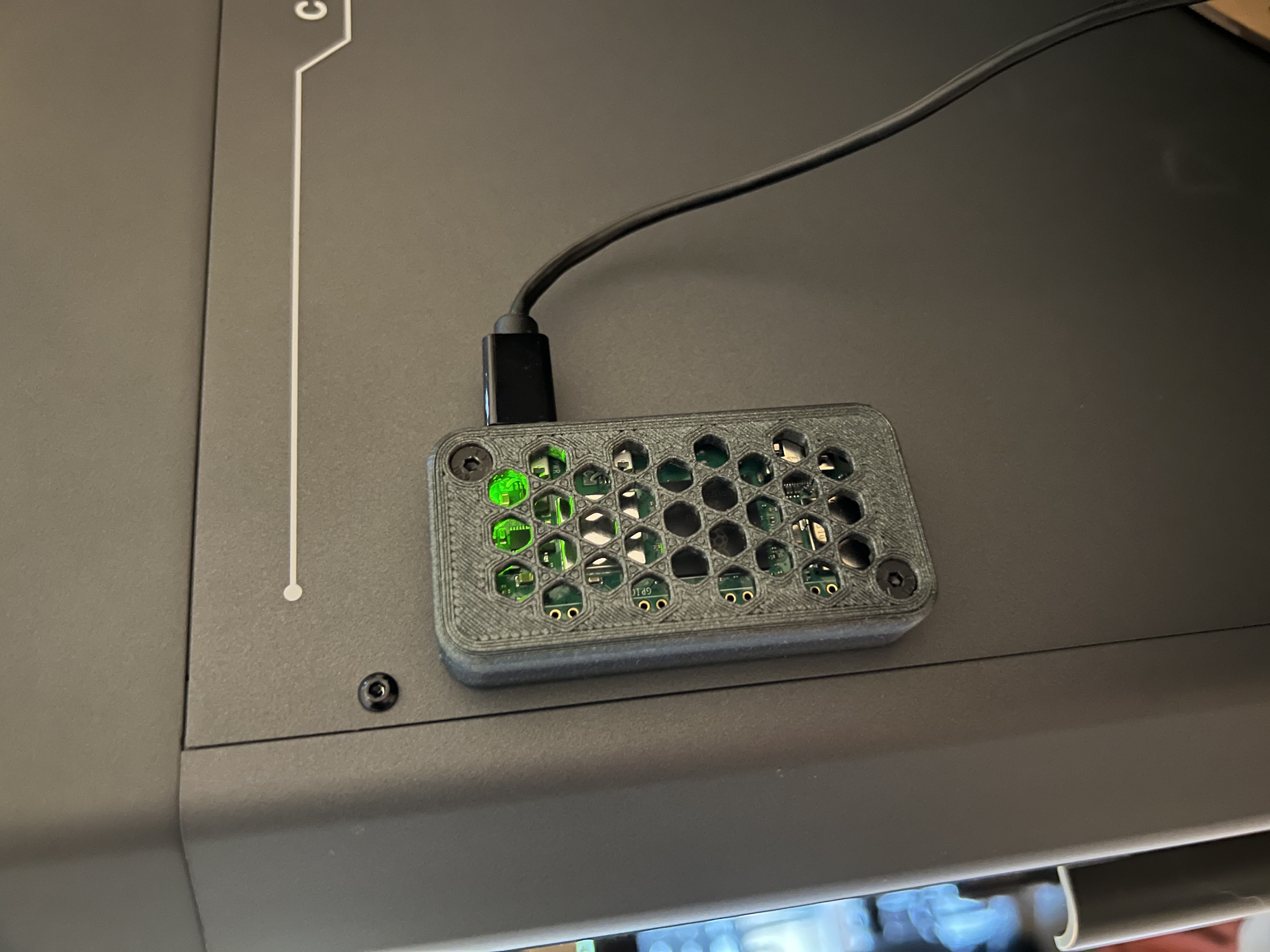 Raspberry PI Zero 2W case with magnets
