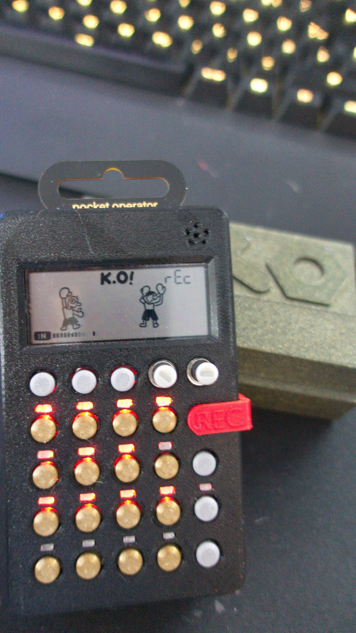 Miniatura 4 do modelo 3D PO-33 record button clip