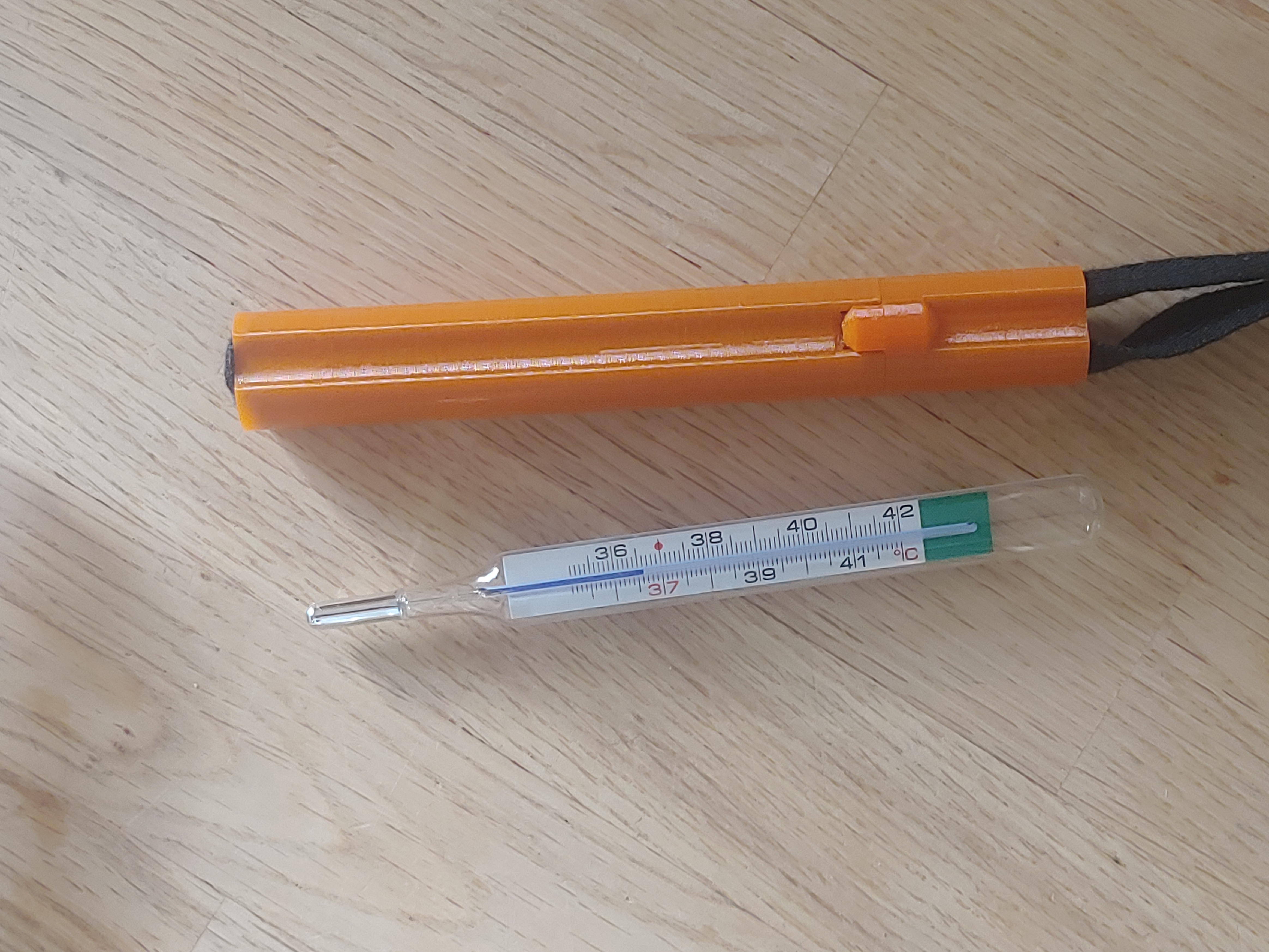 Miniatura 3 do modelo 3D Medical Thermometer case