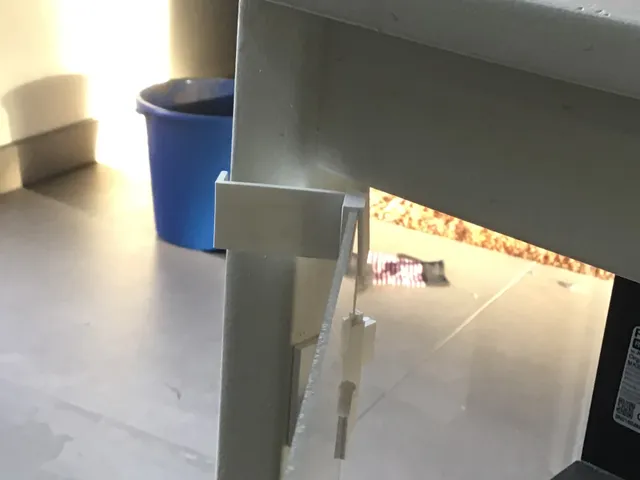 Plexiglass doors holder left and right