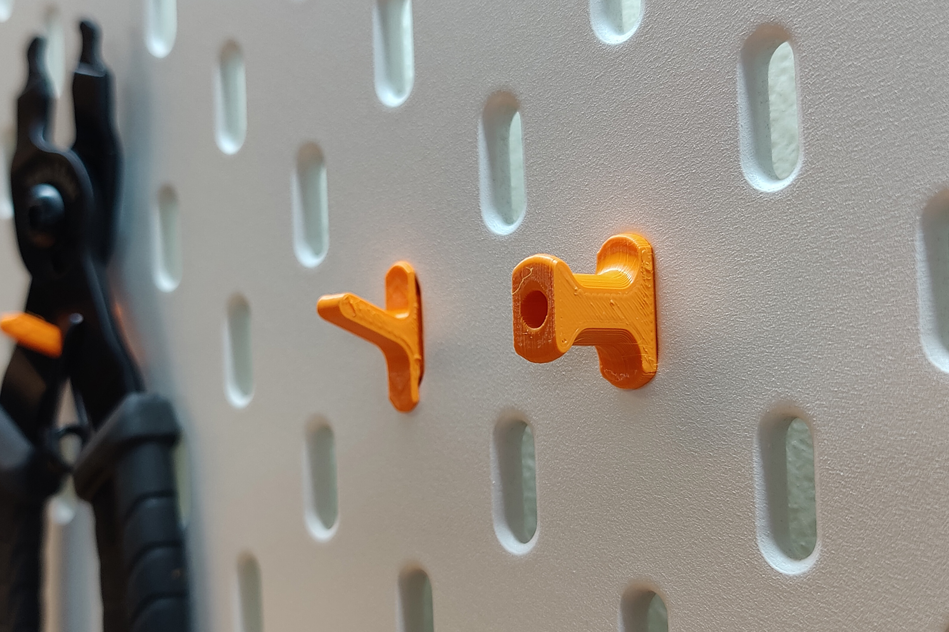 Simple screwed TNuts Hook for Ikea Skadis by Clemi Download free STL