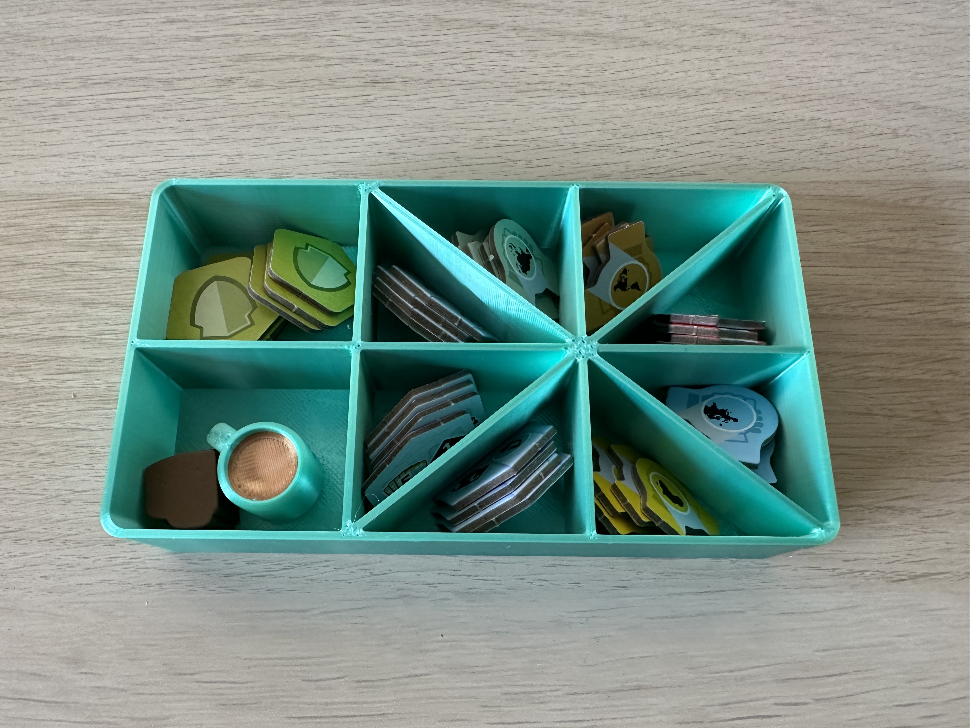 Ark Nova subdivided token tray