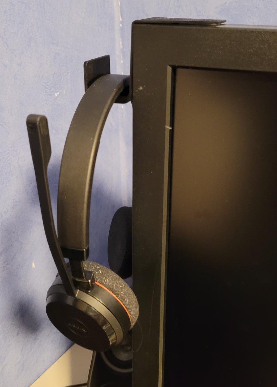 Quick, Easy Headphonehanger